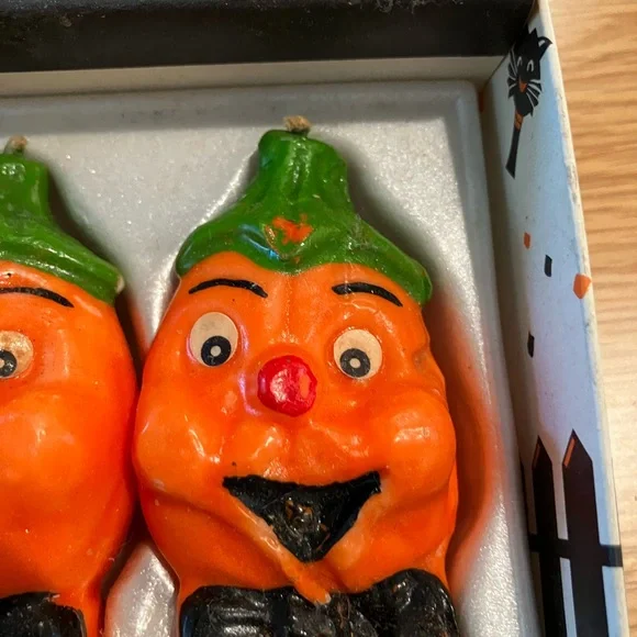Vintage Halloween Pumpkin Candles - Orange and Black - Picture 5 of 8